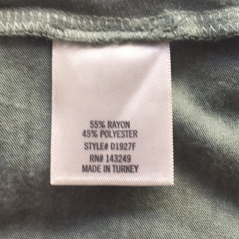 francesca's clavicle cutout shirt - Picture 4 of 4